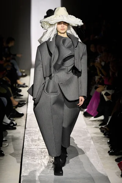 Look 4